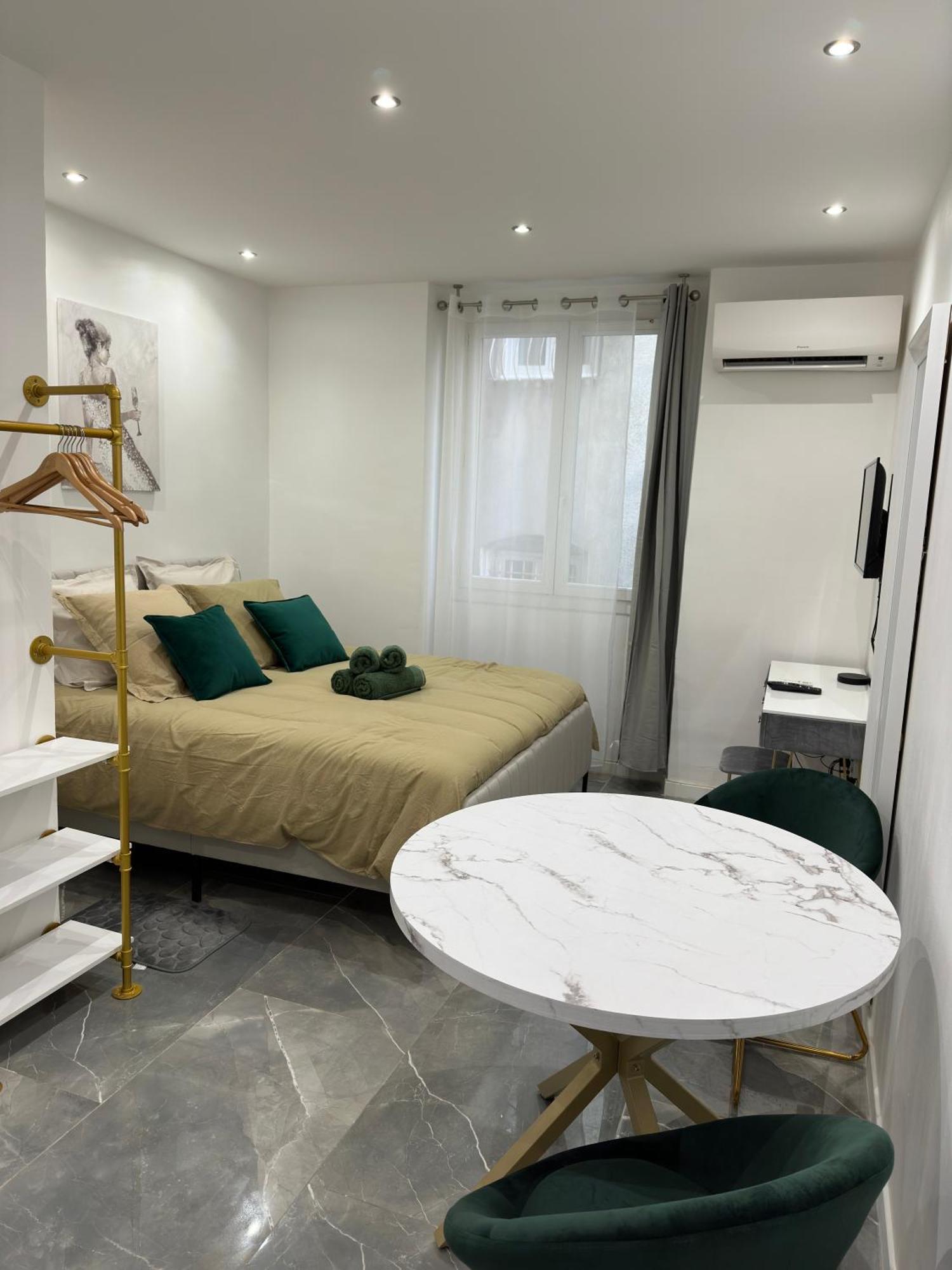 La Chic Opera Netflix/Wifi Apartment Marseille Exterior photo
